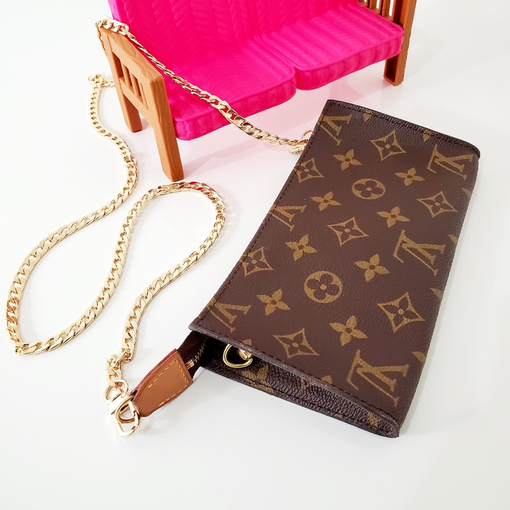 Authentic Louis Vuitton Crossbody Pouch ❤FIRM❤
